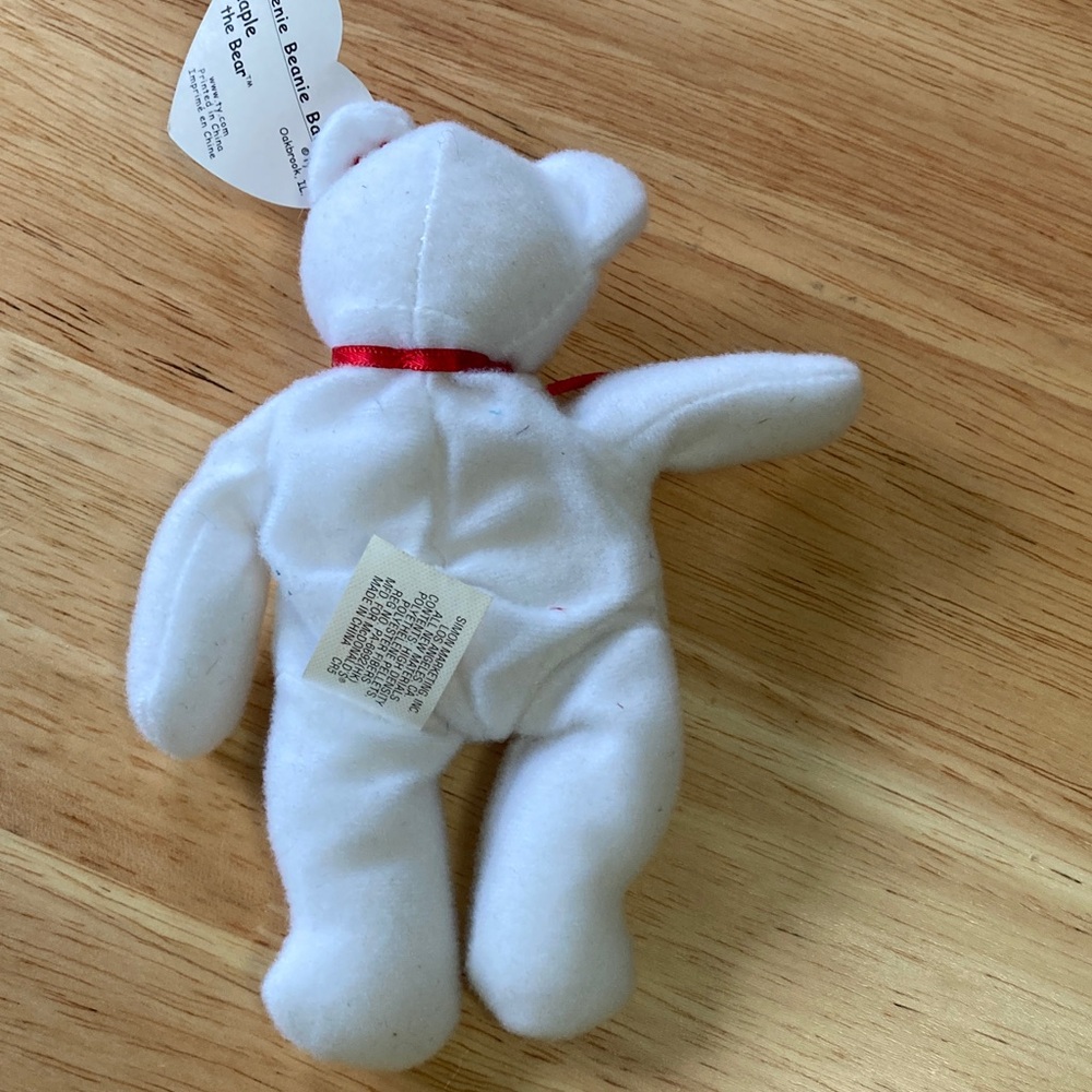 Maple the Bear Ty Teenie Beani Baby White Bear with Red Ribbon and Canada Flag - Picture 3 of 4